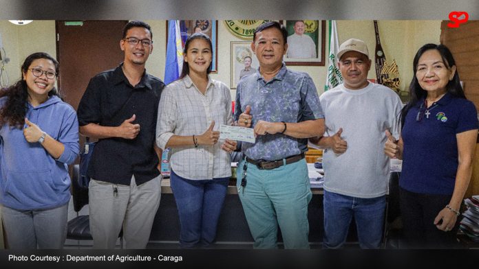 DA awards PHP1.6-M Kadiwa grant to support Dinagat farmers and fishers